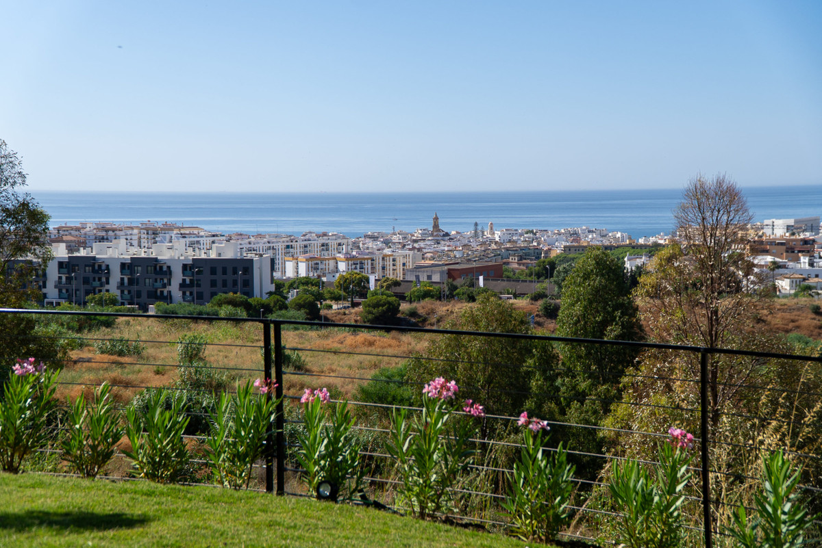 Apartment for sale in Estepona